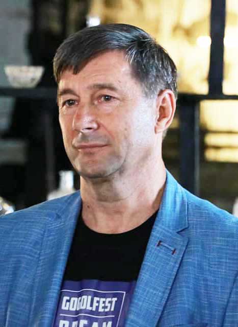 Книга Олександр Андрійович